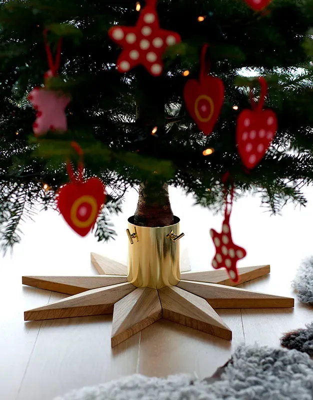Skagerak Stella Weihnachtsbaumständer von Fritz Hansen – Bild 3