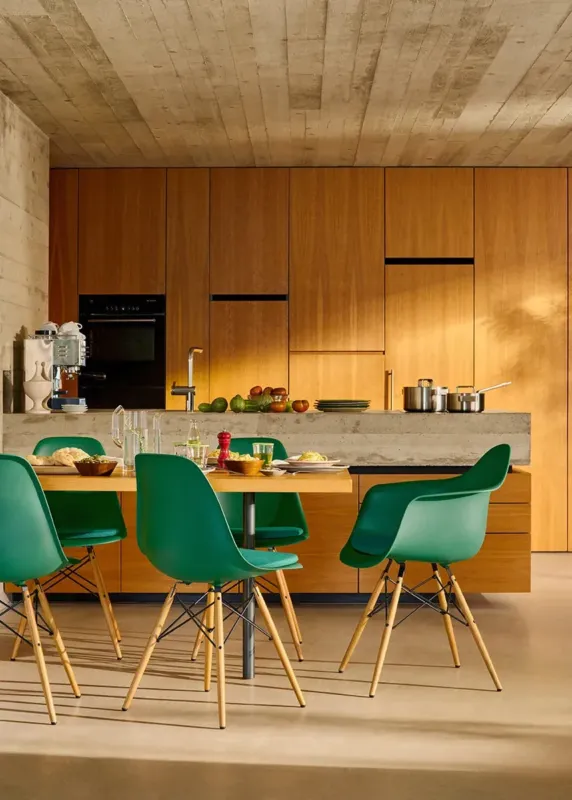 Eames Plastic Armchair DAW, Ahornholz von Vitra – Bild 2