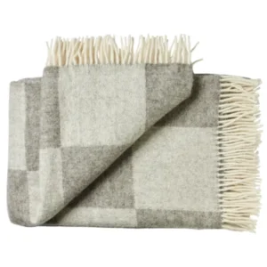 Ærø Decke, soft nordic grey von Silkeborg Uldspinderi