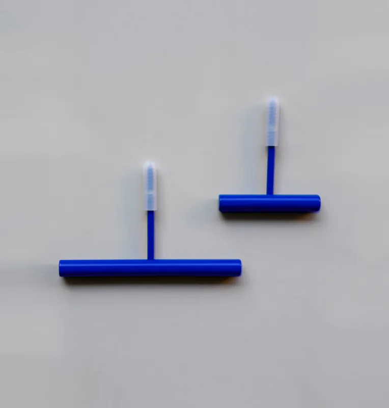 wandhaken / line hook ultramarin blau