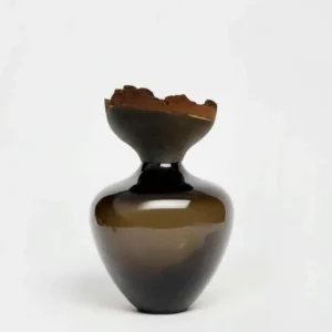 Utopia & Utility Vase Baby Bloom Smoke | Steckgefäß aus Glas und Holz