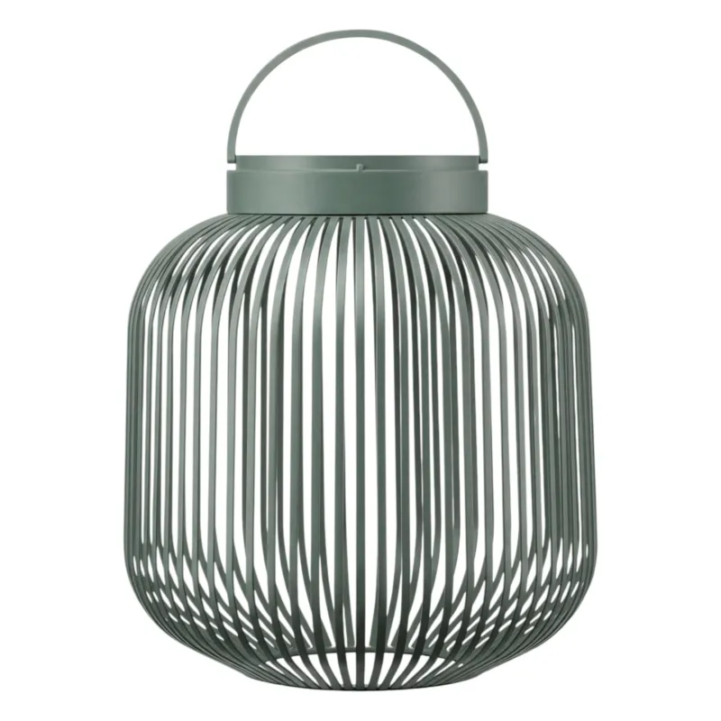 Middelgrote groene lantaarn met oplaadbare led lamp van Blomus Lito met moderne uitstraling en verticale lijnen