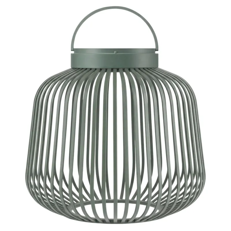 Kleine groene lantaarn met oplaadbare led lamp van Blomus Lito met moderne uitstraling en verticale lijnen