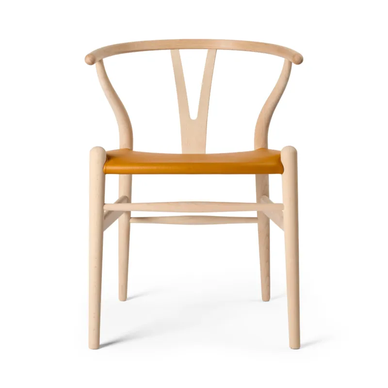 Wishbone Chair CH24P, Buche seifengewaschen mit Loke 7050 Leder von Hans J. Wegner