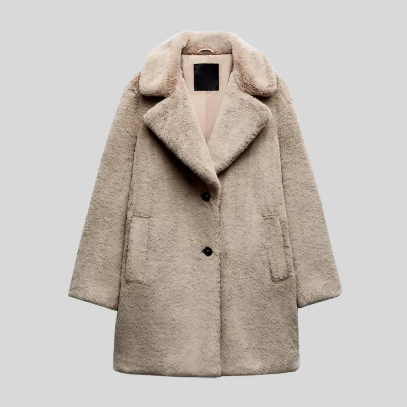 Teddy Winter Coat Oversized Faux Fur Design - Detailed view