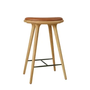 High Stool, geöltes Eichenholz, Nuance Walnut Leder, 69 cm, niedriger Barhocker von Mater