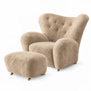 Audo Copenhagen - The Tired Man inkl. Hocker, Sheepskin Honey und Beine aus Eiche