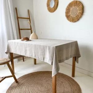 Beige Leinentischdecke mit breitem Saum und Kuvertecken - Linen Notes