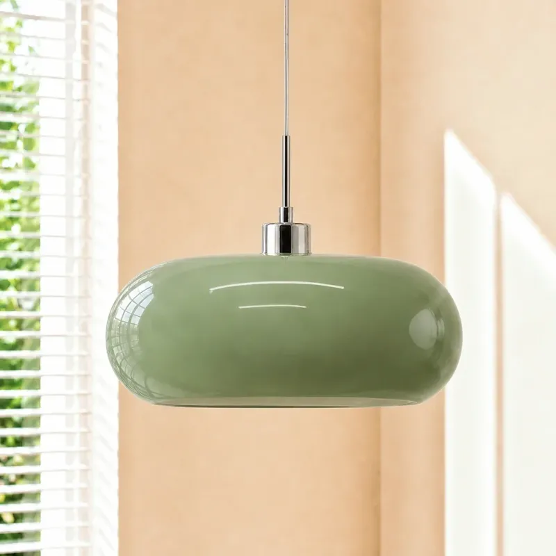 Glas-Pendelleuchte im Bauhaus-Stil für moderne Innenräume