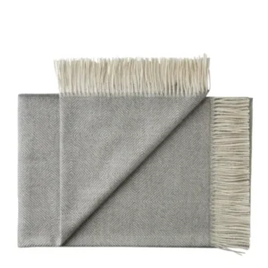 La Paz Decke, light grey von Silkeborg Uldspinderi