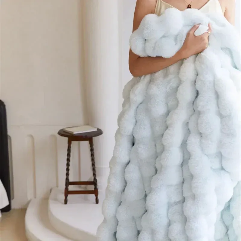 Luxury Winter Throw Blanket Cloud-Soft Textured Design - Product showcase