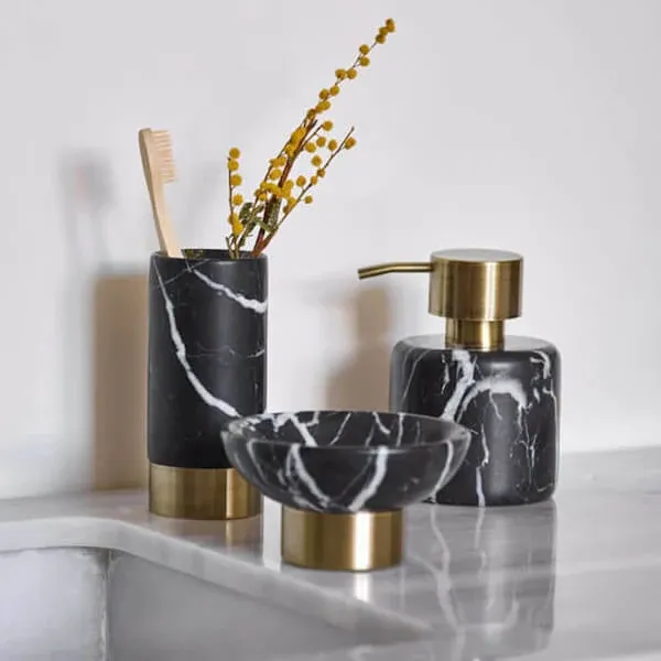 Aquanova Nero Badaccessoires, Marmor, modern: Elegante Accessoires für Ihr Badezimmer.