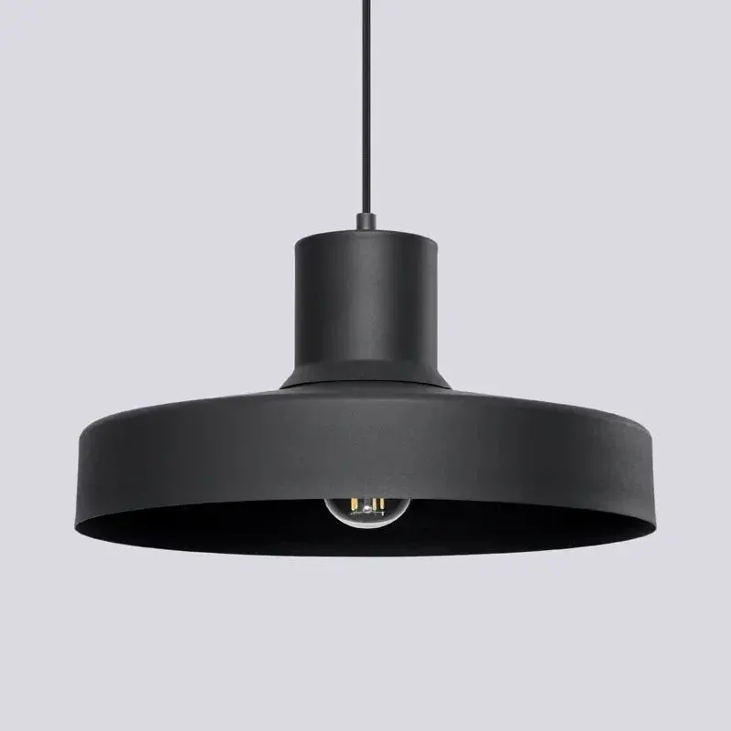 Designer-Pendelleuchte Bilo in Schwarz, moderne Metall-Hängeleuchte
