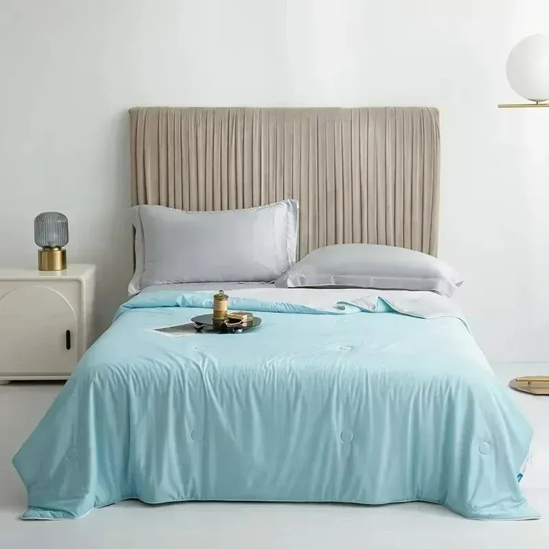 Cooling Summer Bedding Dual-Sided Temperature Regulating Quilt - Product showcase
