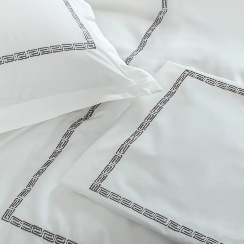 Duvet Cover Embroidered "Maze"
