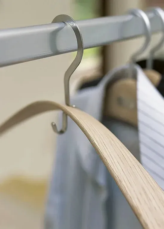 Skagerak Pilot Holzkleiderbügel von Fritz Hansen – Bild 2